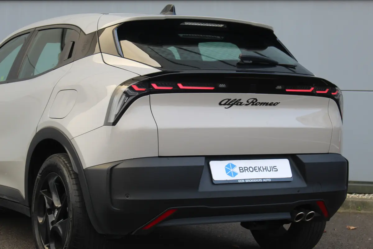 1.2 Turbo Hybrid Ibrida | Adaptive Cruise | Carplay | LED | LMV | Keyless | Climate Controle | PDC | | Adaptive Cruise | Carplay | LED | LMV | Keyless | Climate Controle | PDC |