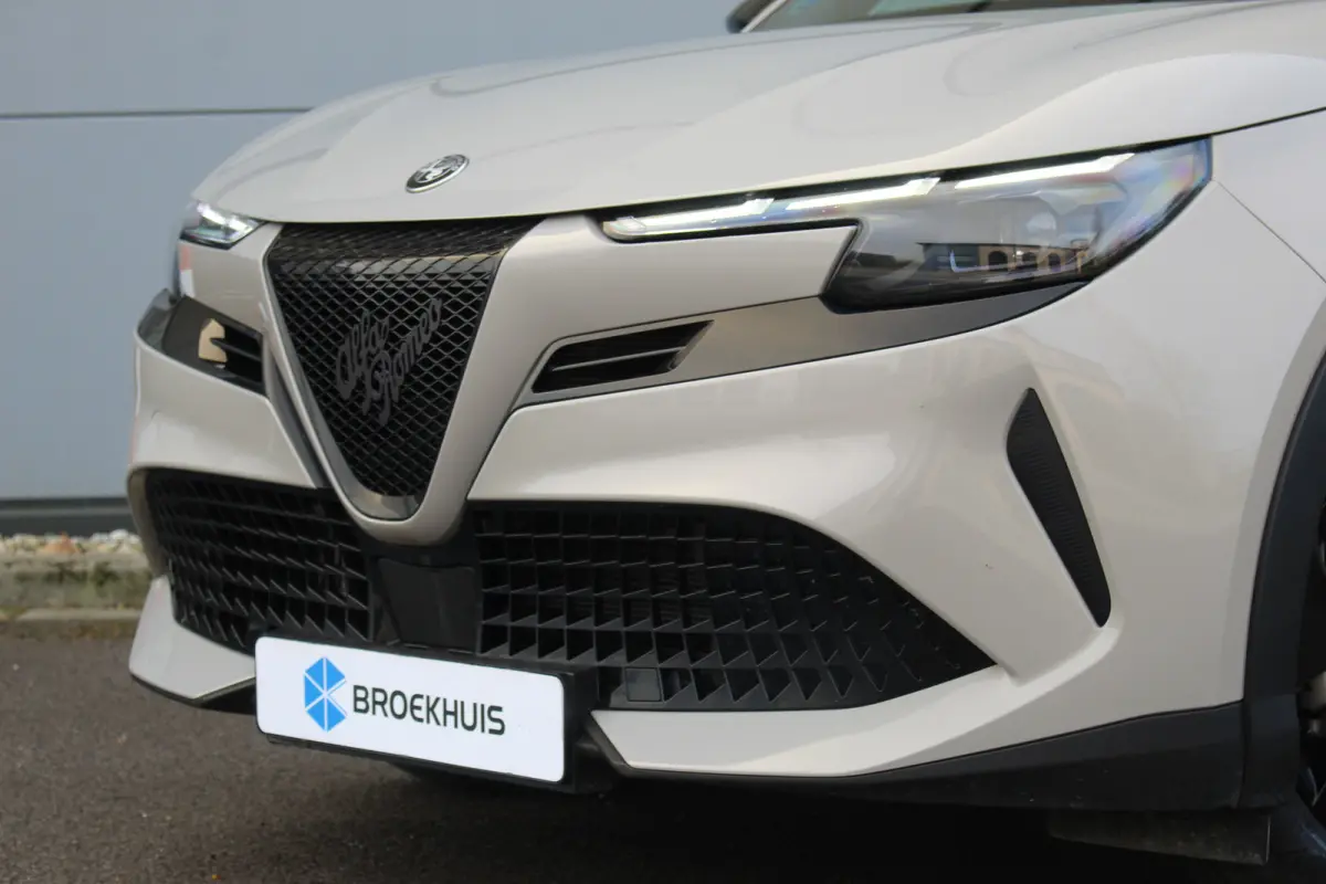1.2 Turbo Hybrid Ibrida | Adaptive Cruise | Carplay | LED | LMV | Keyless | Climate Controle | PDC | | Adaptive Cruise | Carplay | LED | LMV | Keyless | Climate Controle | PDC |