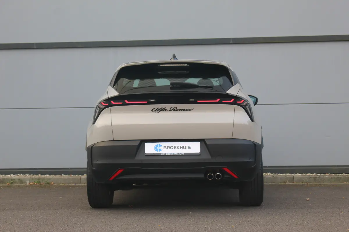 1.2 Turbo Hybrid Ibrida | Adaptive Cruise | Carplay | LED | LMV | Keyless | Climate Controle | PDC | | Adaptive Cruise | Carplay | LED | LMV | Keyless | Climate Controle | PDC |