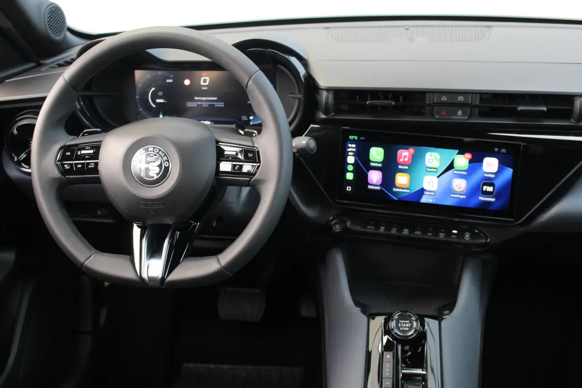 1.2 Turbo Hybrid Ibrida | Adaptive Cruise | Carplay | LED | LMV | Keyless | Climate Controle | PDC | | Adaptive Cruise | Carplay | LED | LMV | Keyless | Climate Controle | PDC |