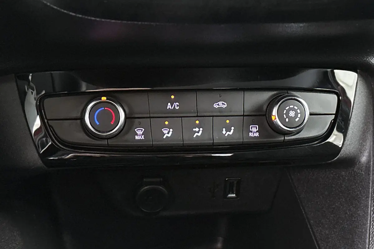 1.2 Elegance 100PK Apple Carplay Airco LED Koplampen