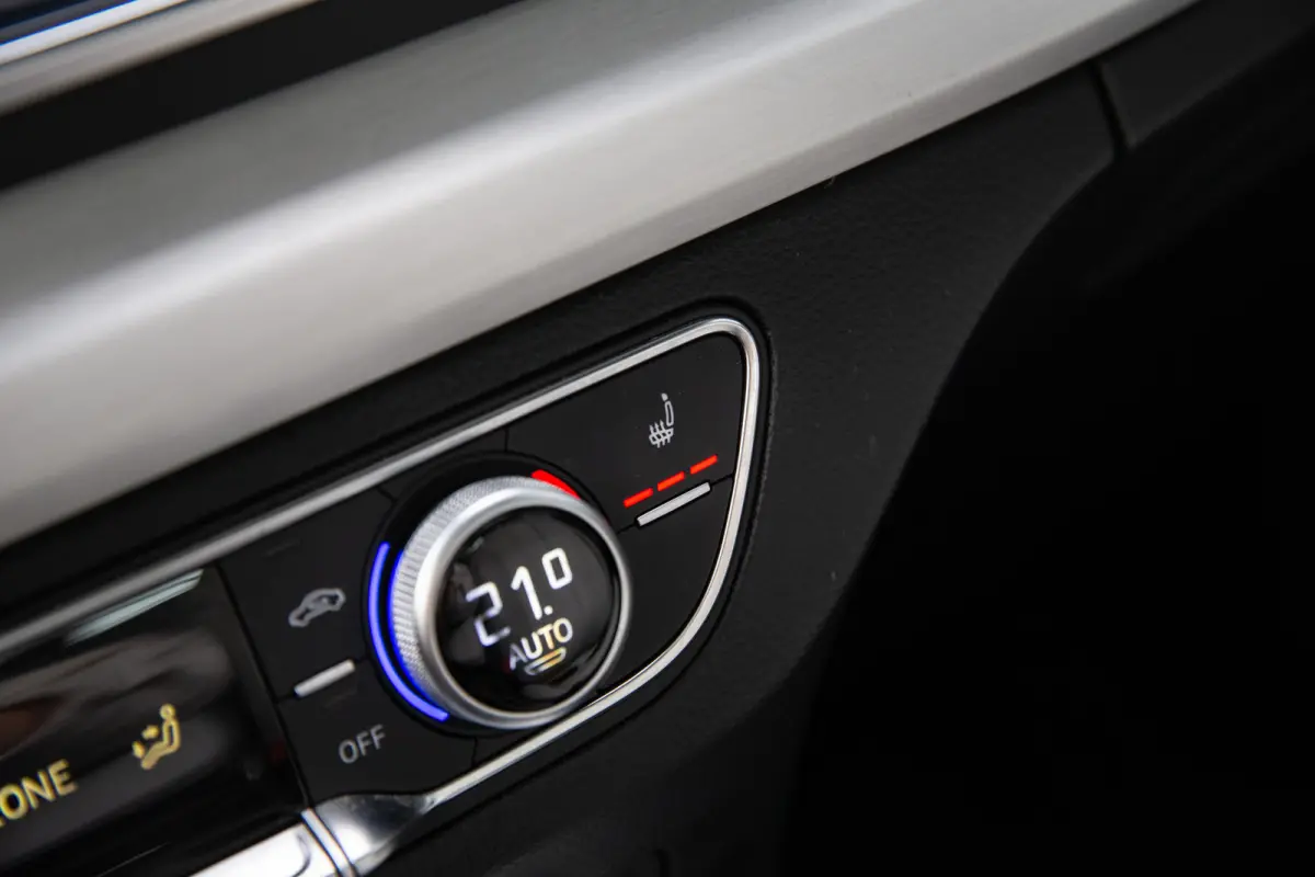 55 TFSI e S edition , S-line , Panoramadak, Trekhaak, Carplay, Leder