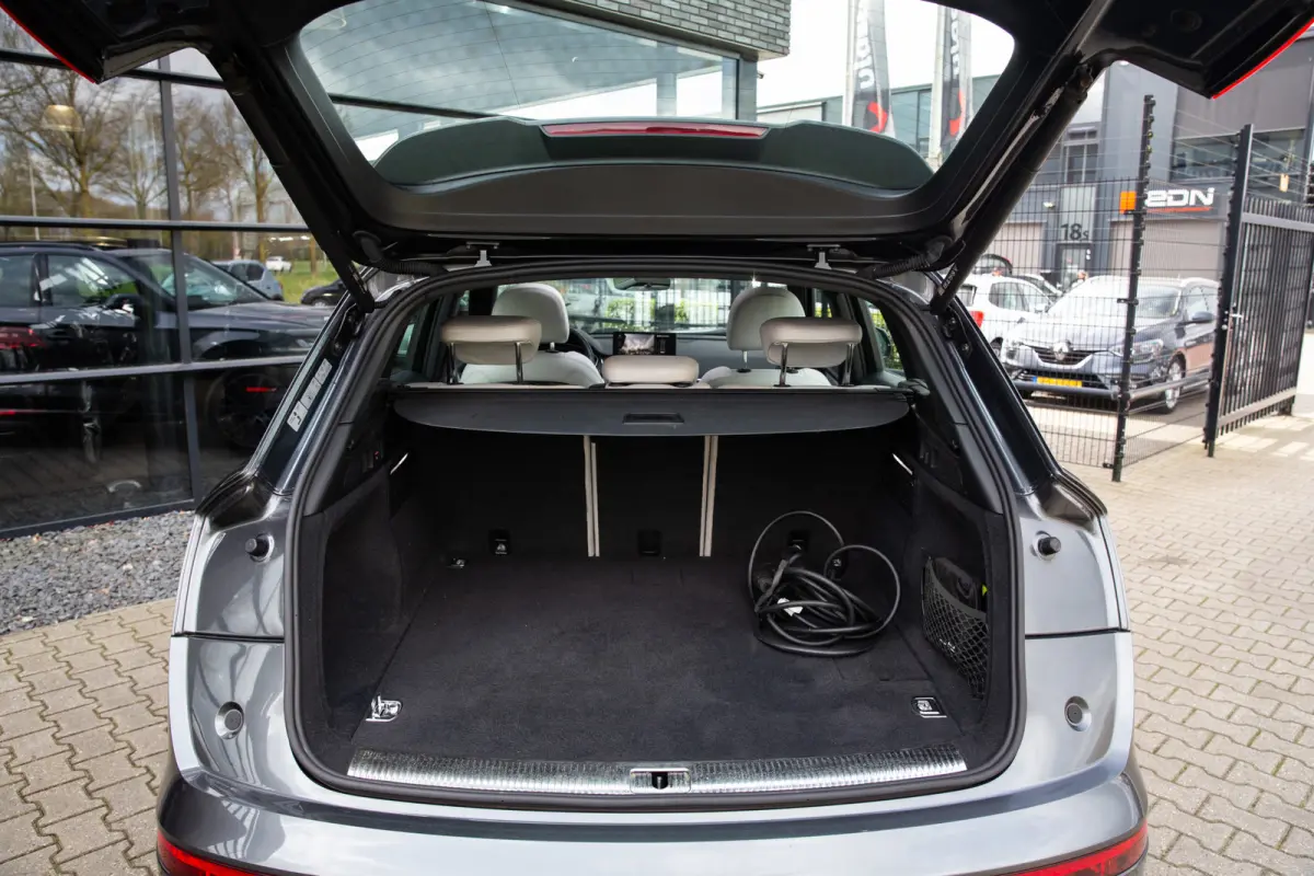 55 TFSI e S edition , S-line , Panoramadak, Trekhaak, Carplay, Leder