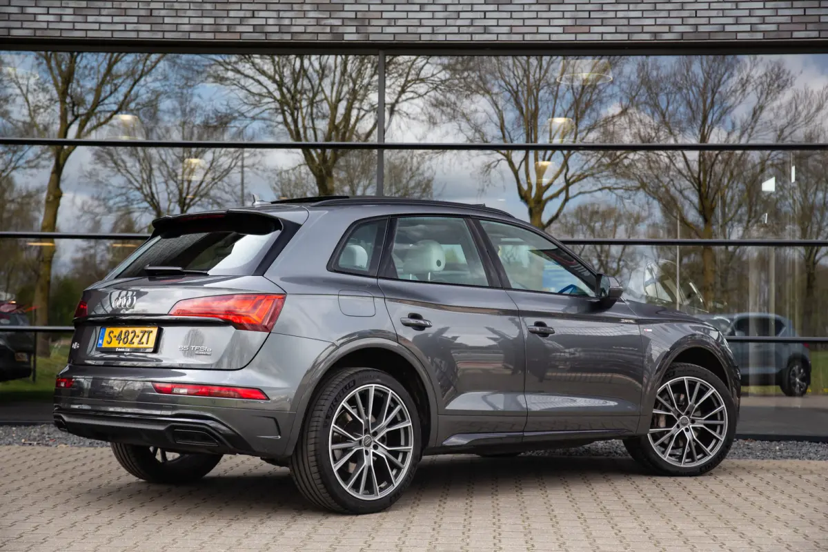 55 TFSI e S edition , S-line , Panoramadak, Trekhaak, Carplay, Leder