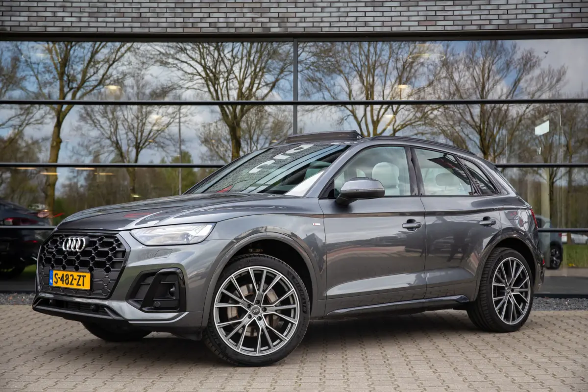 55 TFSI e S edition , S-line , Panoramadak, Trekhaak, Carplay, Leder
