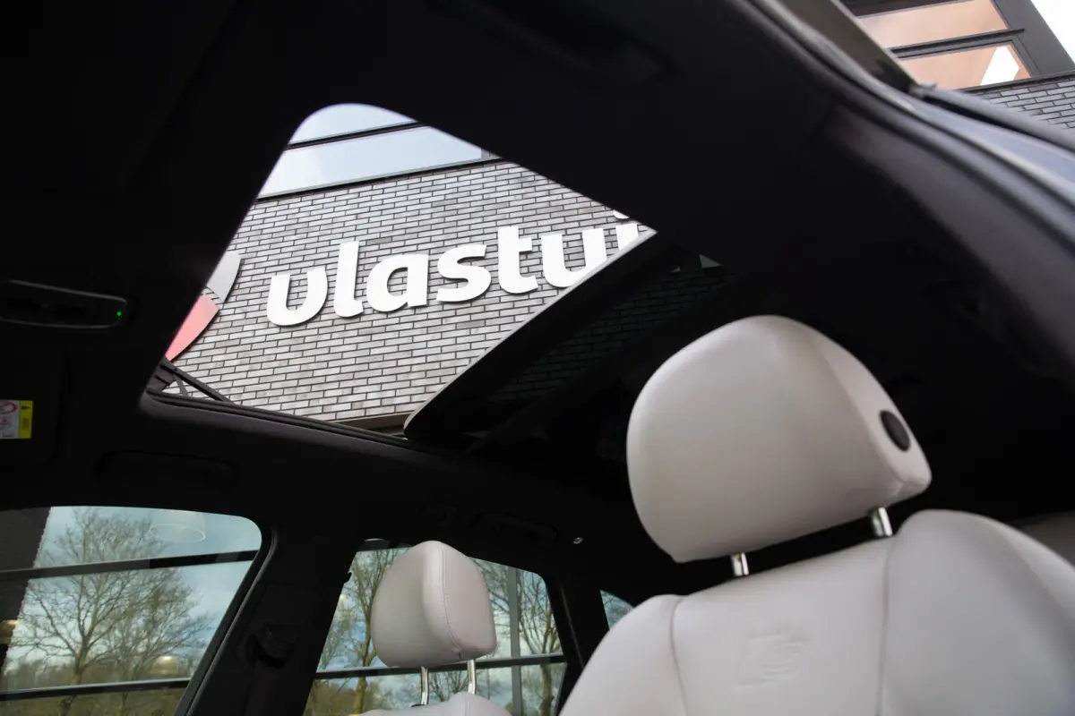 55 TFSI e S edition , S-line , Panoramadak, Trekhaak, Carplay, Leder