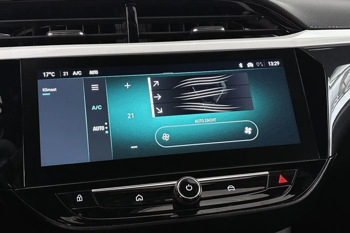 1.2 Turbo Hybrid Ultimate / Navi / Carplay / Camera / Winterpakket / 17 Inch