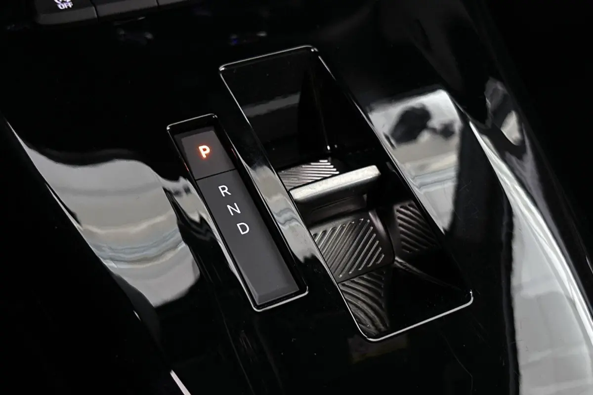 1.2 Turbo Hybrid Ultimate / Navi / Carplay / Camera / Winterpakket / 17 Inch
