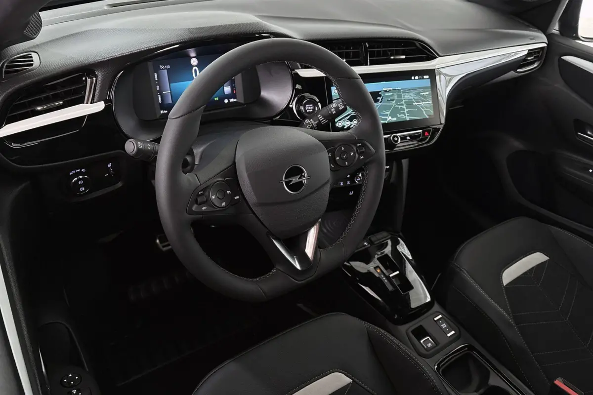 1.2 Turbo Hybrid Ultimate / Navi / Carplay / Camera / Winterpakket / 17 Inch