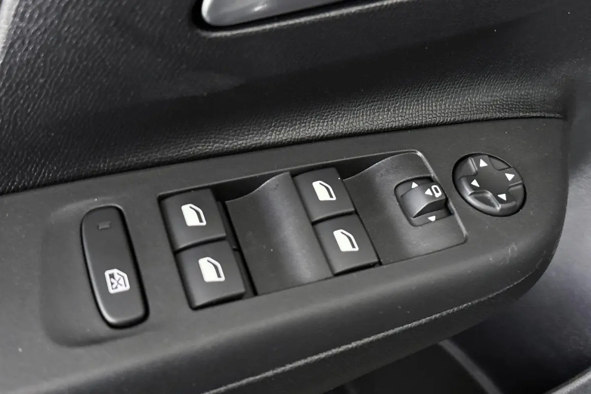 1.2 Turbo Hybrid Ultimate / Navi / Carplay / Camera / Winterpakket / 17 Inch