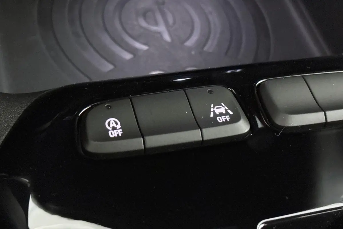 1.2 Turbo Hybrid Ultimate / Navi / Carplay / Camera / Winterpakket / 17 Inch