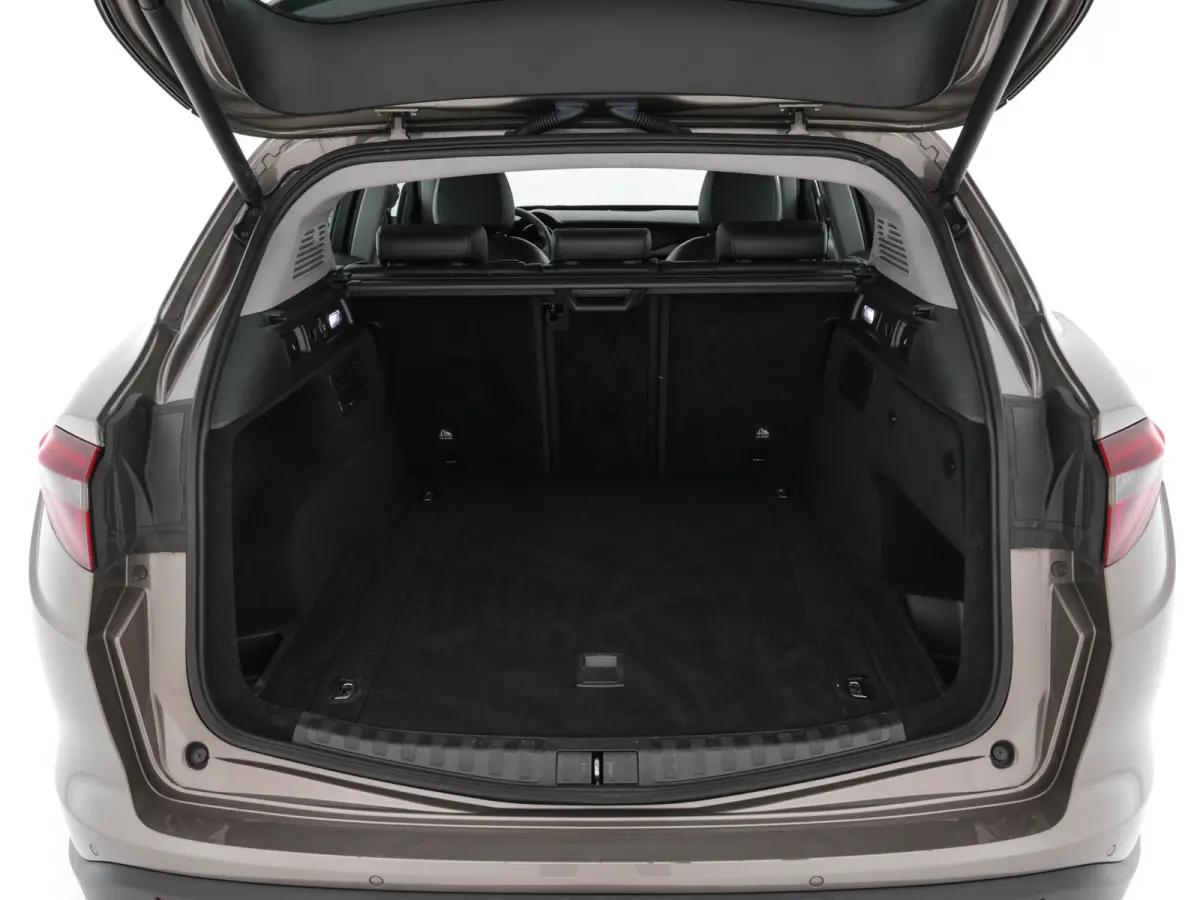 2.2d Super Aut. *LEATHER-FABRIC | BI-XENON | DAB+ | NAVI-FULLMAP | COMFORT-SEATS | ECC | CRUISE | PDC | 18"ALU*