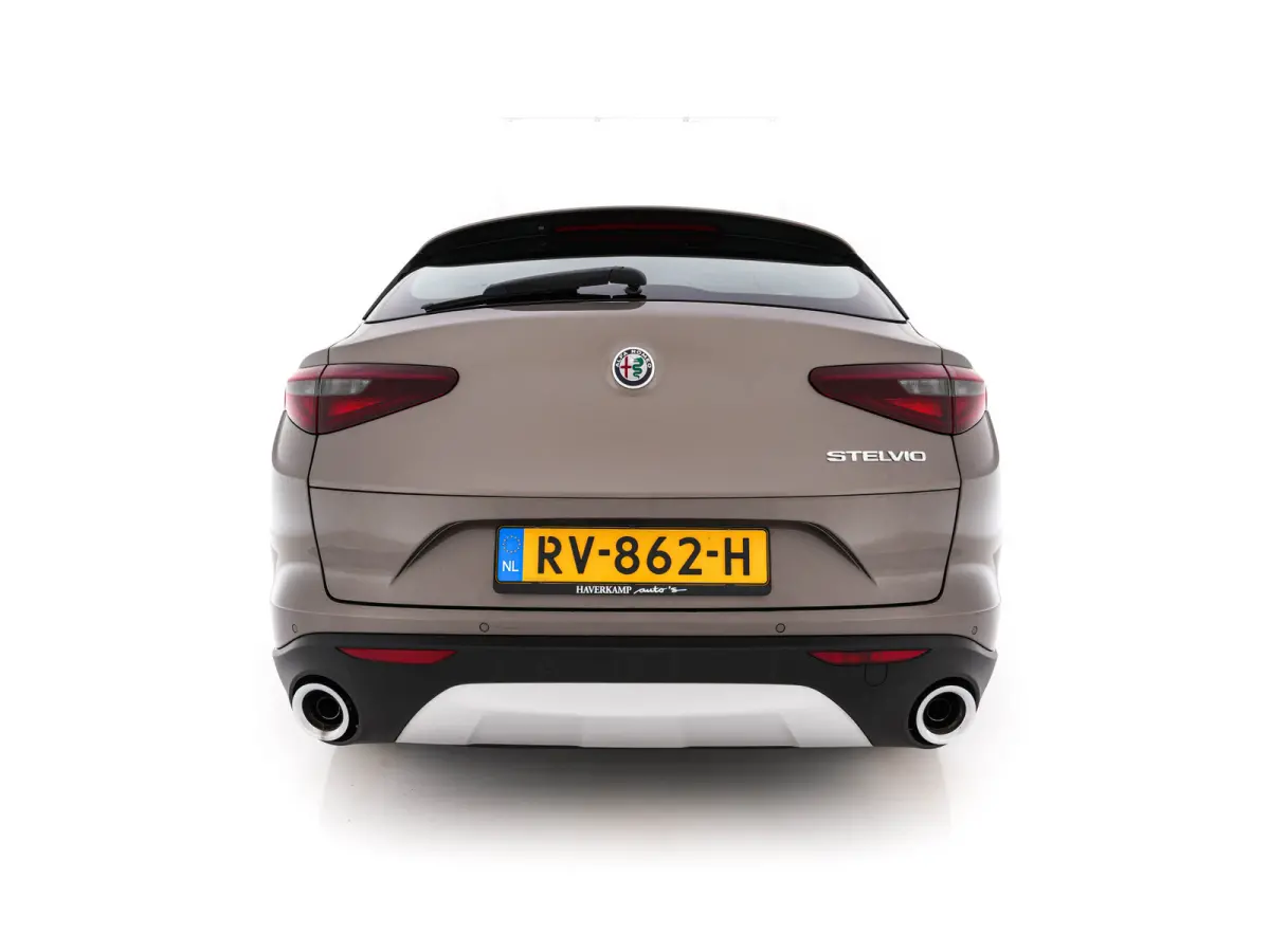 2.2d Super Aut. *LEATHER-FABRIC | BI-XENON | DAB+ | NAVI-FULLMAP | COMFORT-SEATS | ECC | CRUISE | PDC | 18"ALU*