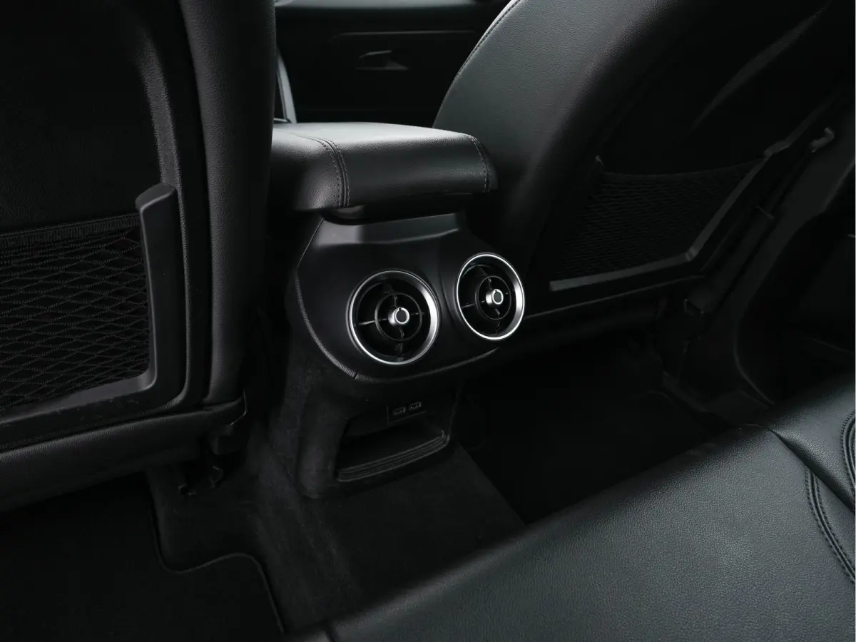 2.2d Super Aut. *LEATHER-FABRIC | BI-XENON | DAB+ | NAVI-FULLMAP | COMFORT-SEATS | ECC | CRUISE | PDC | 18"ALU*