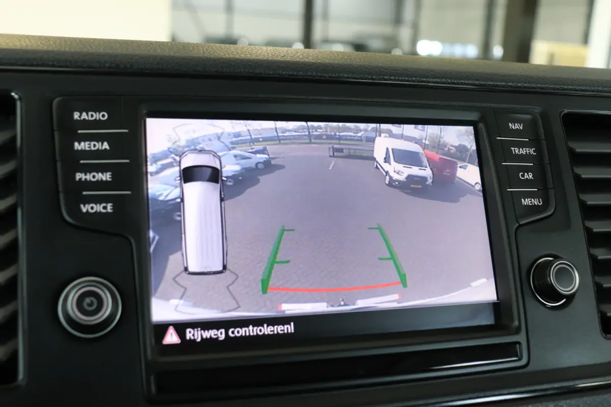 2.0 TDI 177PK L3H3 Dubbele Cabine EURO 6 - Airco - Navi - Cruise - € 20.950,- Excl.