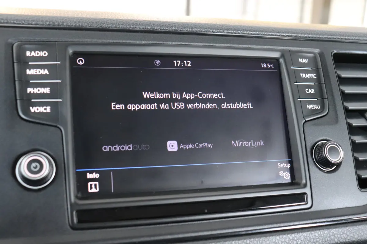 2.0 TDI 177PK L3H3 Dubbele Cabine EURO 6 - Airco - Navi - Cruise - € 20.950,- Excl.