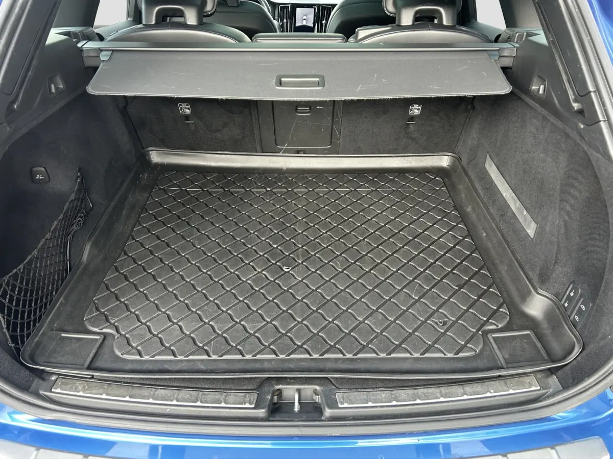 2.0 T5 AWD R-Design | Luchtvering | Bowers & Wilkens | Polestar Tuning | Pano | Camera | Cruise Control | Trekhaak |