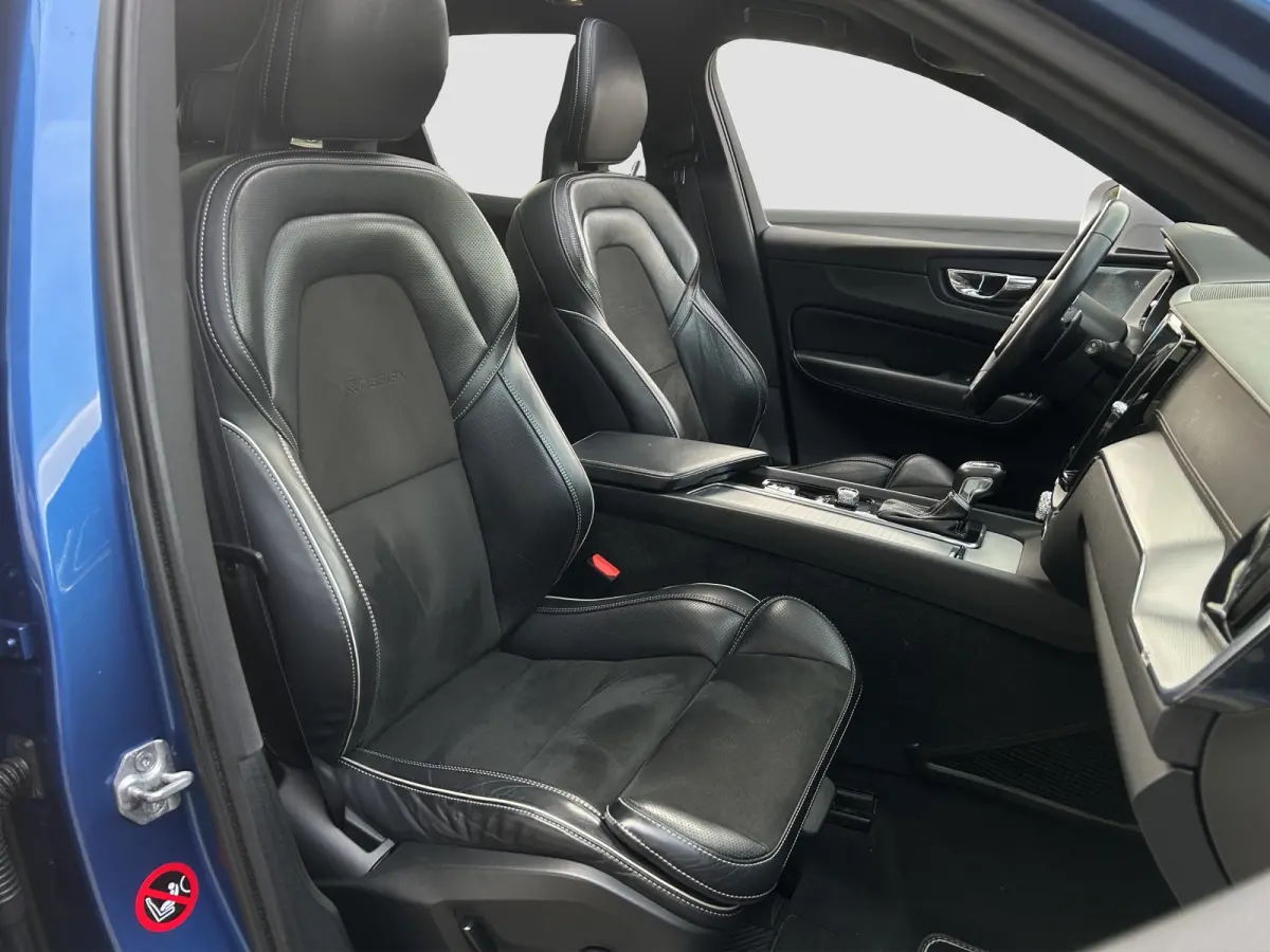 2.0 T5 AWD R-Design | Luchtvering | Bowers & Wilkens | Polestar Tuning | Pano | Camera | Cruise Control | Trekhaak |