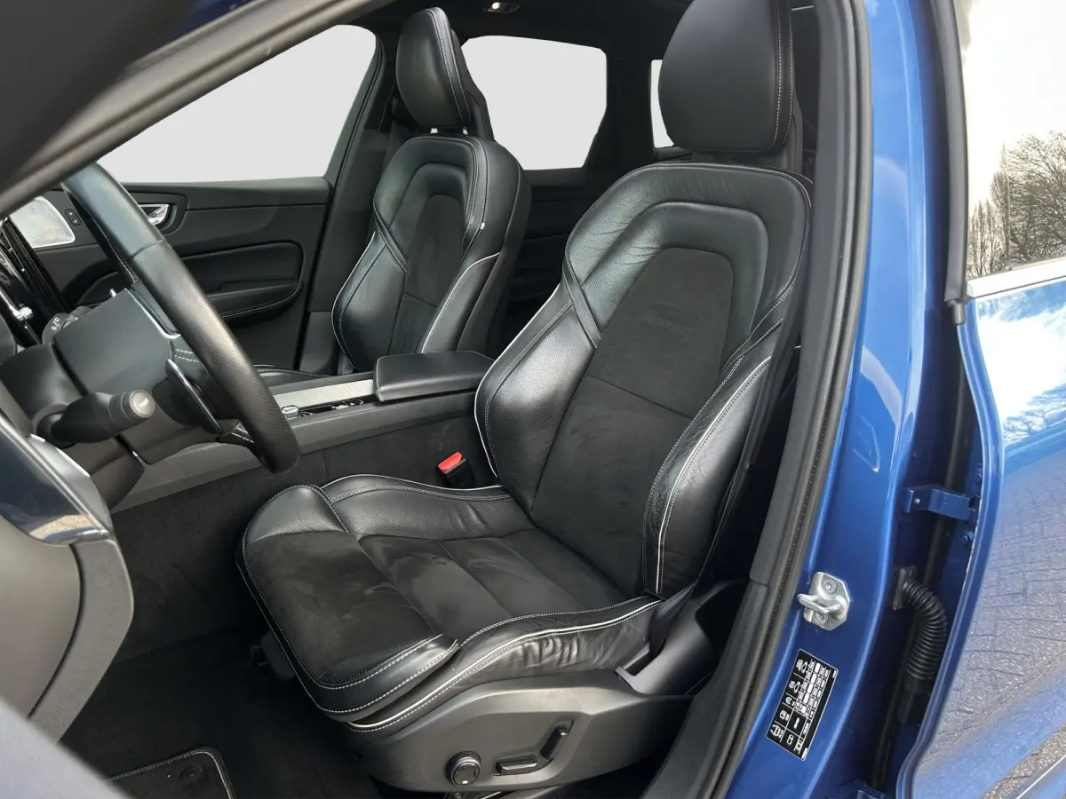 2.0 T5 AWD R-Design | Luchtvering | Bowers & Wilkens | Polestar Tuning | Pano | Camera | Cruise Control | Trekhaak |