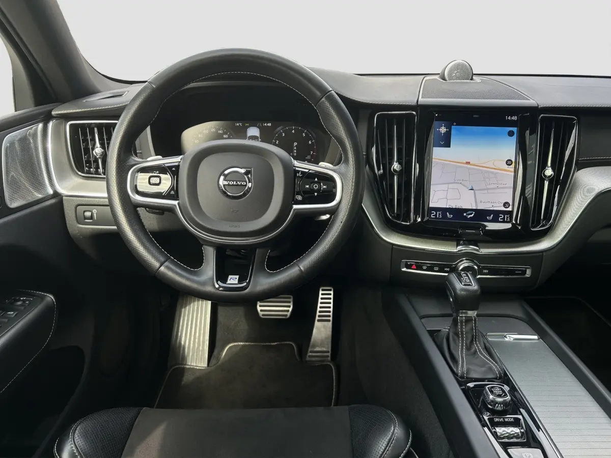 2.0 T5 AWD R-Design | Luchtvering | Bowers & Wilkens | Polestar Tuning | Pano | Camera | Cruise Control | Trekhaak |