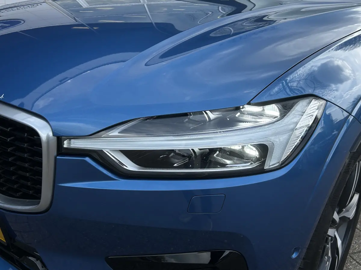 2.0 T5 AWD R-Design | Luchtvering | Bowers & Wilkens | Polestar Tuning | Pano | Camera | Cruise Control | Trekhaak |