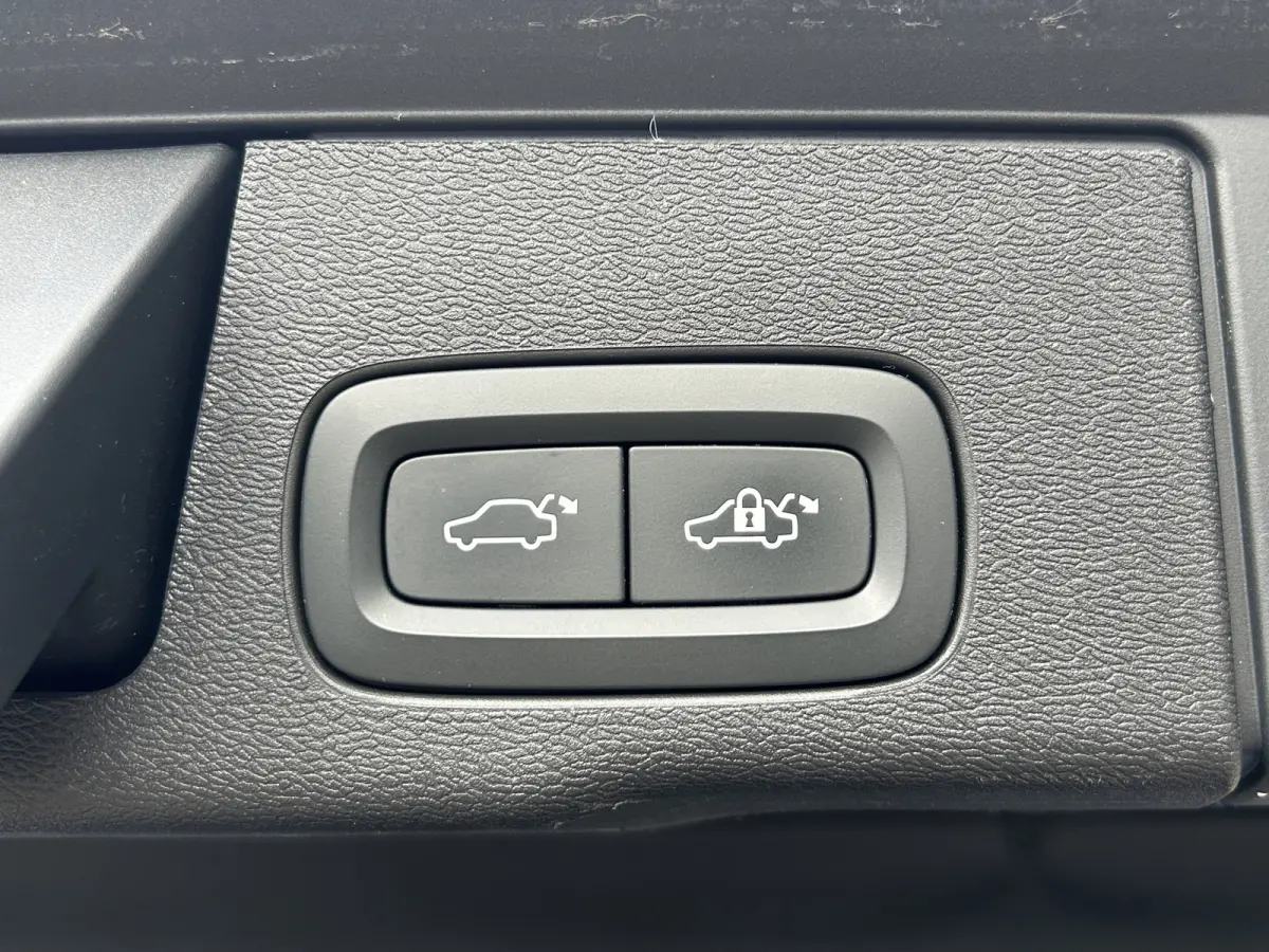 2.0 T5 AWD R-Design | Luchtvering | Bowers & Wilkens | Polestar Tuning | Pano | Camera | Cruise Control | Trekhaak |