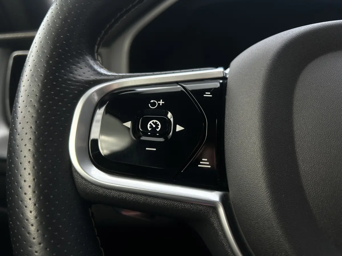 2.0 T5 AWD R-Design | Luchtvering | Bowers & Wilkens | Polestar Tuning | Pano | Camera | Cruise Control | Trekhaak |