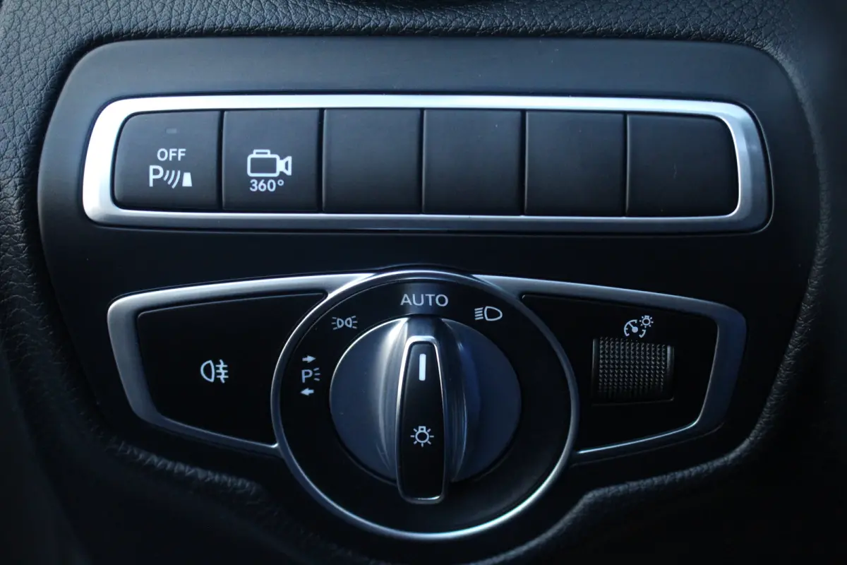 350e 4MATIC Business Solution AMG | Pano | 360 Camera | Dodehoeksens. | Elek. Achterklep | Keyless | LED | Navi | Stoelverwarming | Pano | 360 Camera | Dodehoeksens. | Elek. Achterklep | Key