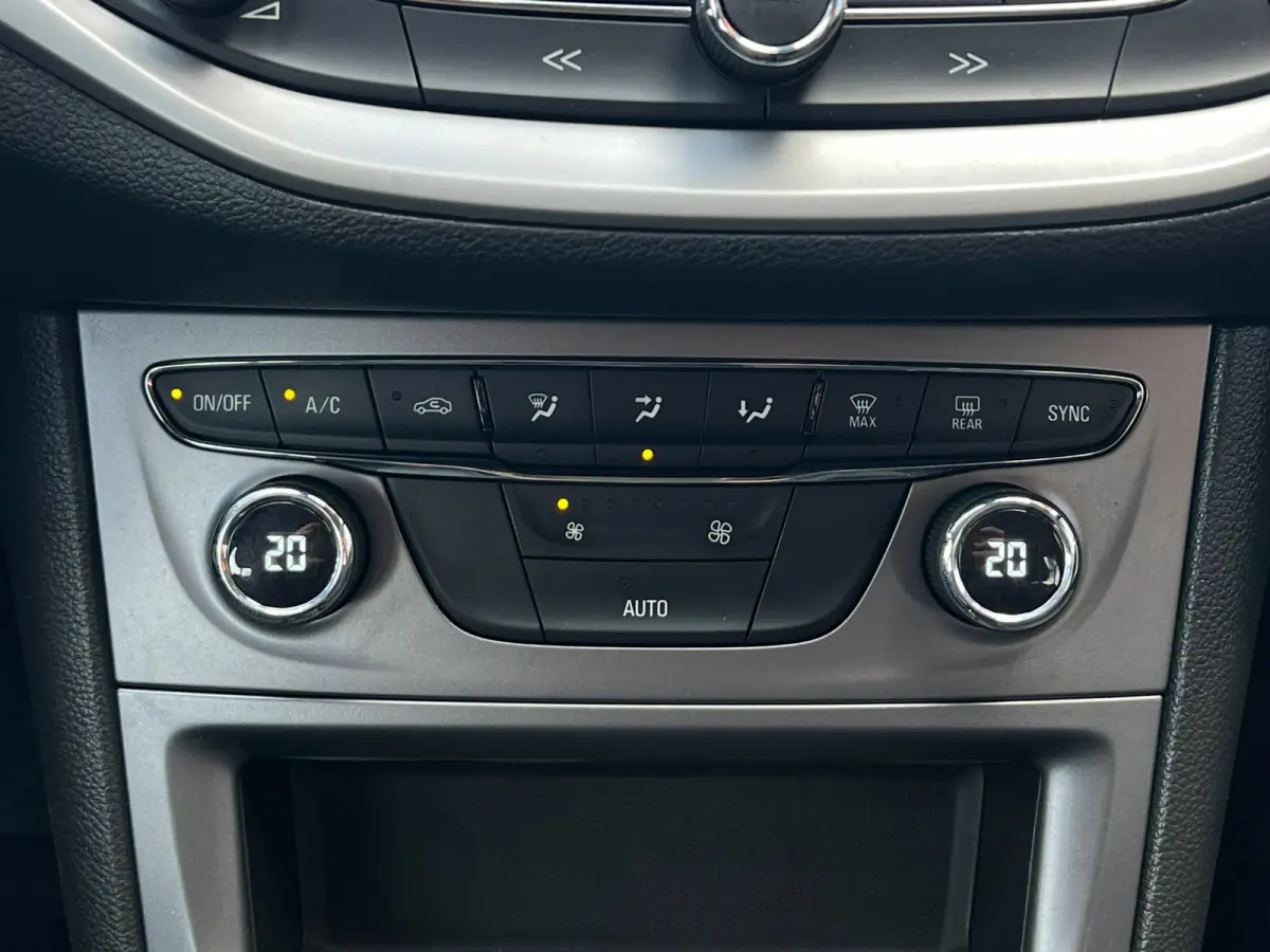 1.0Turbo|Carplay|Cruise|Navi|DAB+|Climate|APK2027