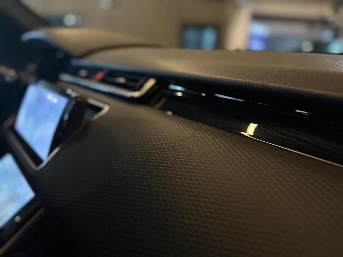 3.0 D300 AWD R-Dynamic HSE MAXT
