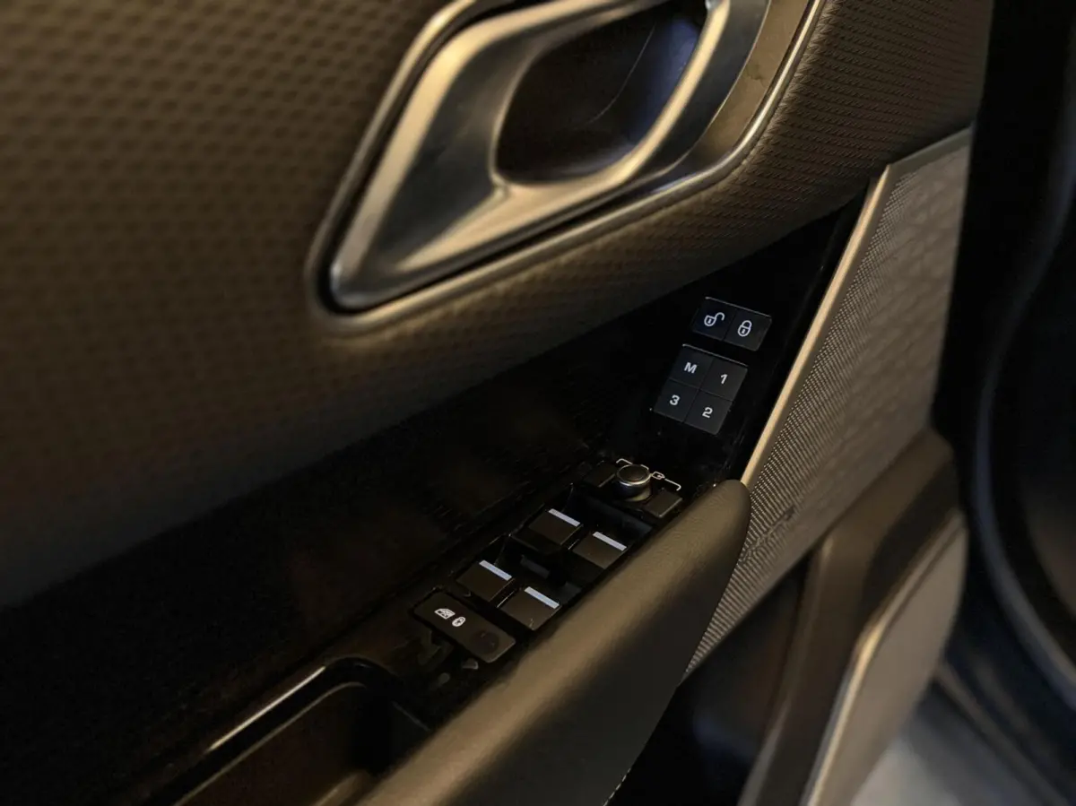 3.0 D300 AWD R-Dynamic HSE MAXT
