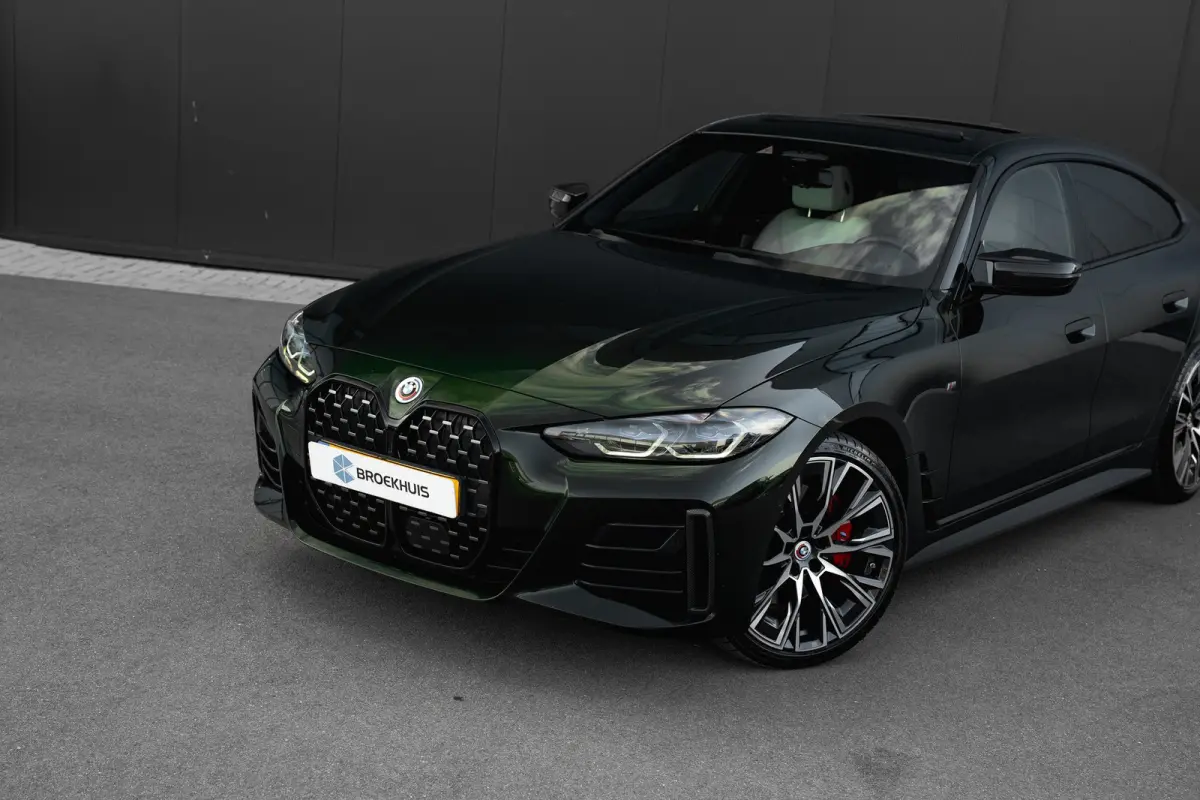 M440i xDrive High Executive | schuif-/kanteldak | Harman-Kardon | Laser LED | Leder | 20"