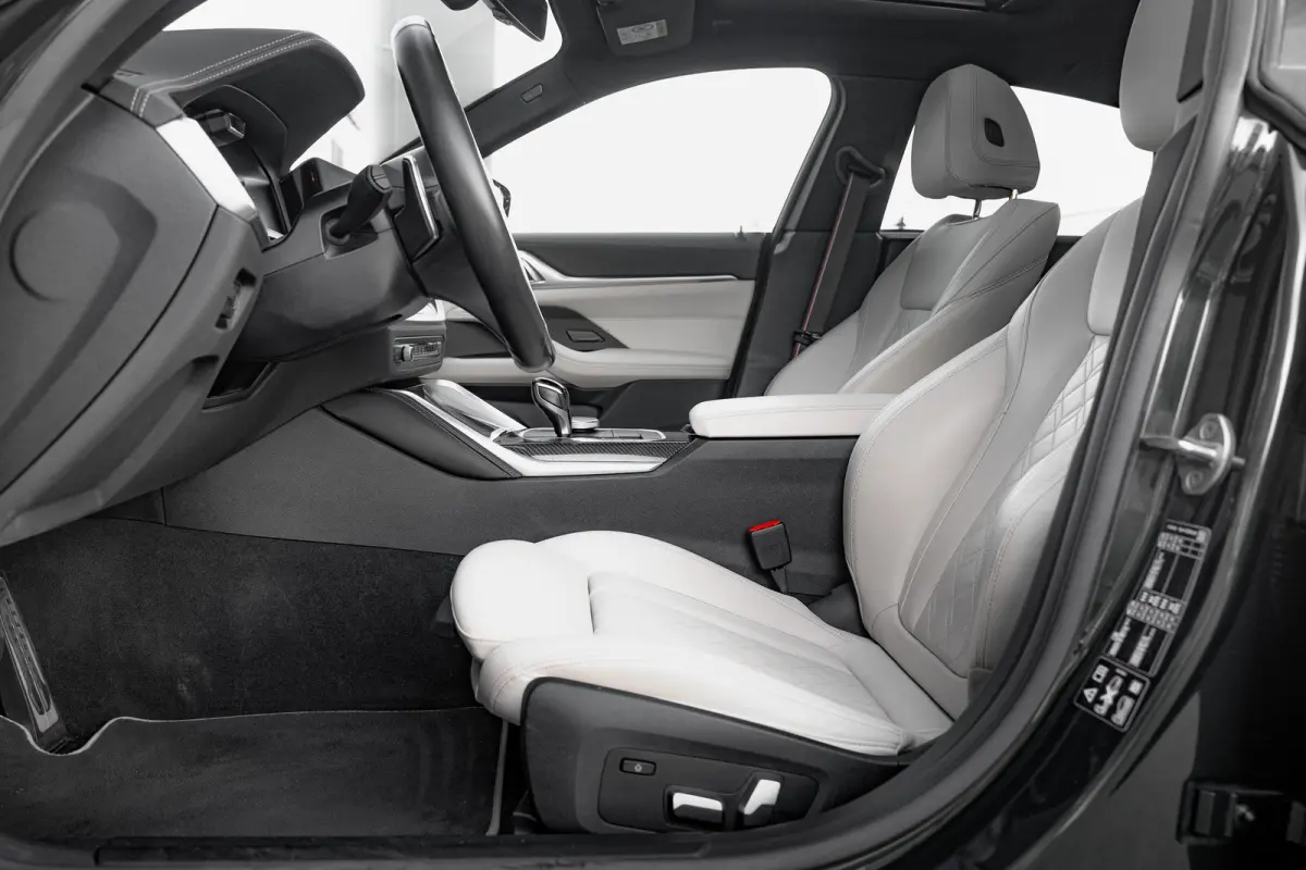 M440i xDrive High Executive | schuif-/kanteldak | Harman-Kardon | Laser LED | Leder | 20"