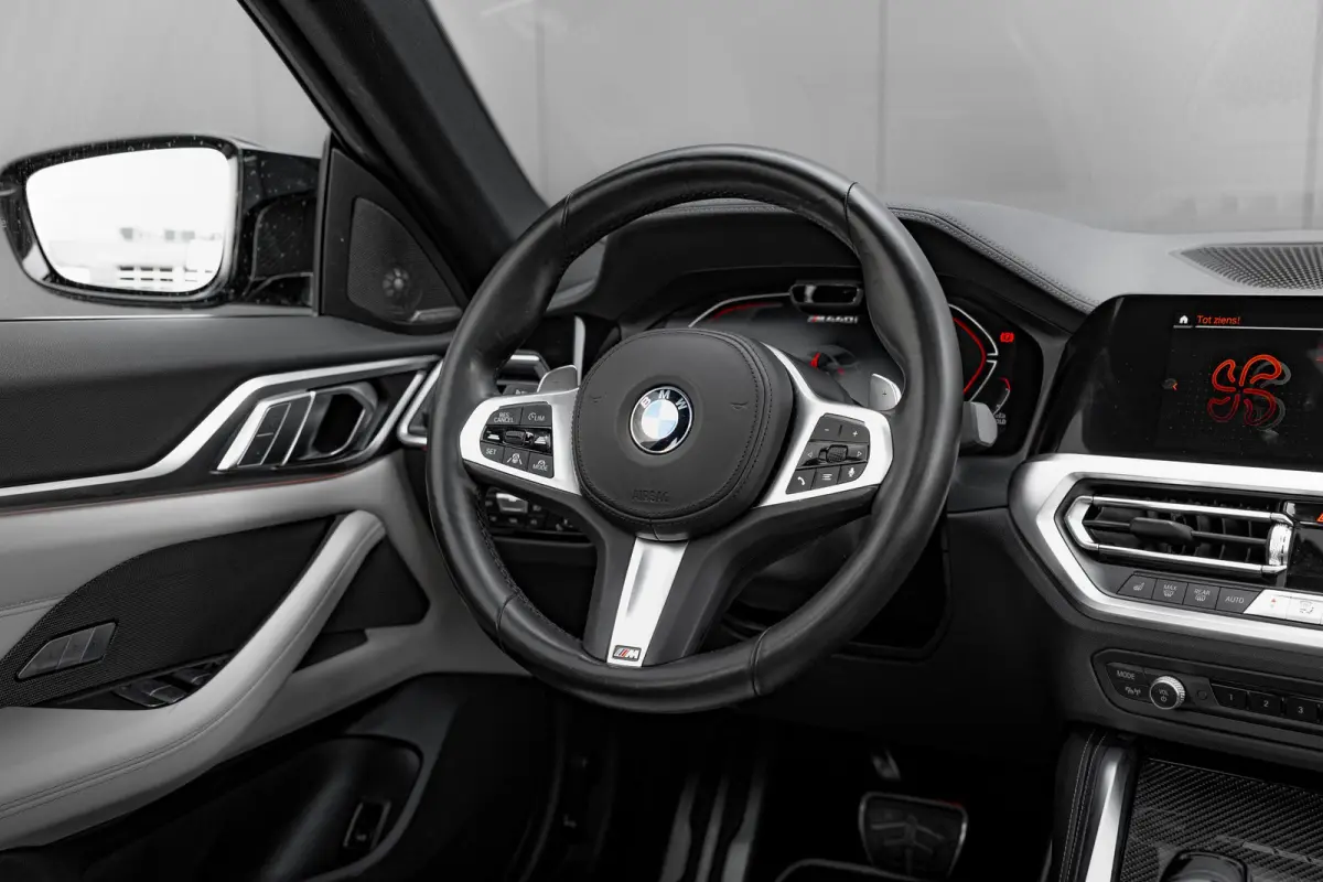 M440i xDrive High Executive | schuif-/kanteldak | Harman-Kardon | Laser LED | Leder | 20"