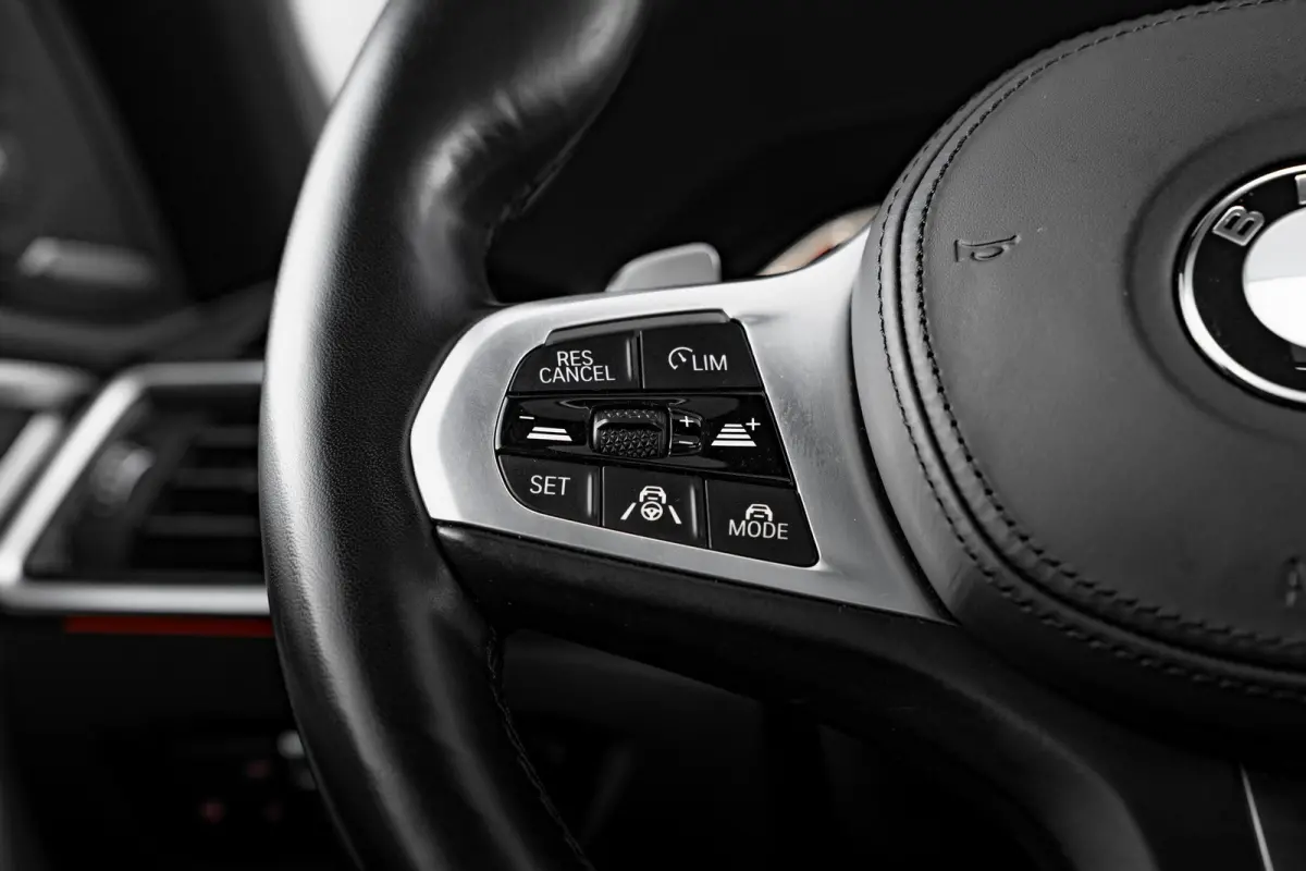 M440i xDrive High Executive | schuif-/kanteldak | Harman-Kardon | Laser LED | Leder | 20"