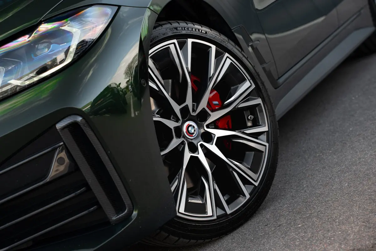 M440i xDrive High Executive | schuif-/kanteldak | Harman-Kardon | Laser LED | Leder | 20"