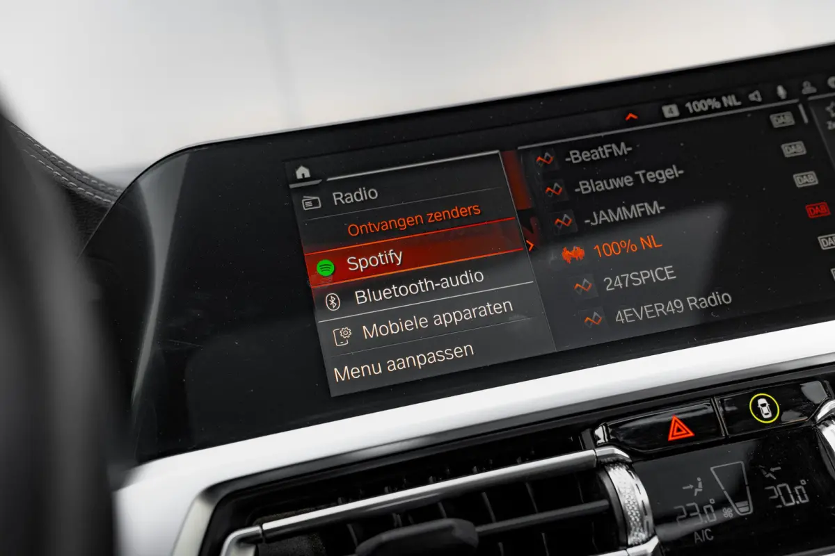 M440i xDrive High Executive | schuif-/kanteldak | Harman-Kardon | Laser LED | Leder | 20"