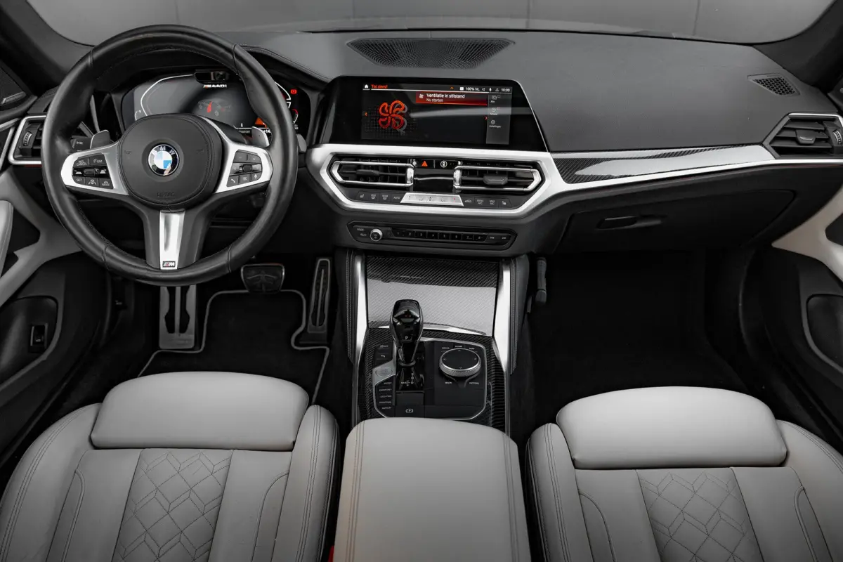 M440i xDrive High Executive | schuif-/kanteldak | Harman-Kardon | Laser LED | Leder | 20"
