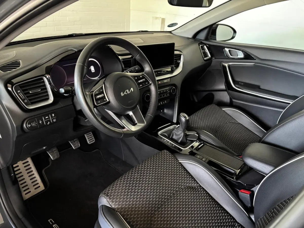 1.0 T-GDi ExecutiveLine Full options!