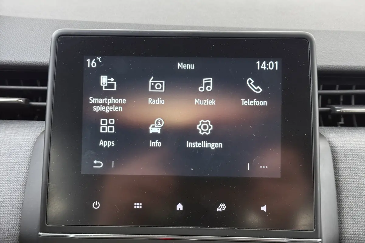 1.0 92 PK TCe Evolution Carplay DAB Cruise Park.Sens LED