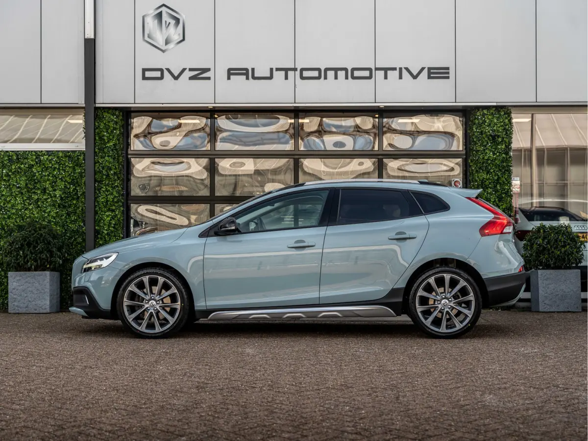 1.5 T3 Aut. Momentum | Blis | 18" LMV | Winter Pack