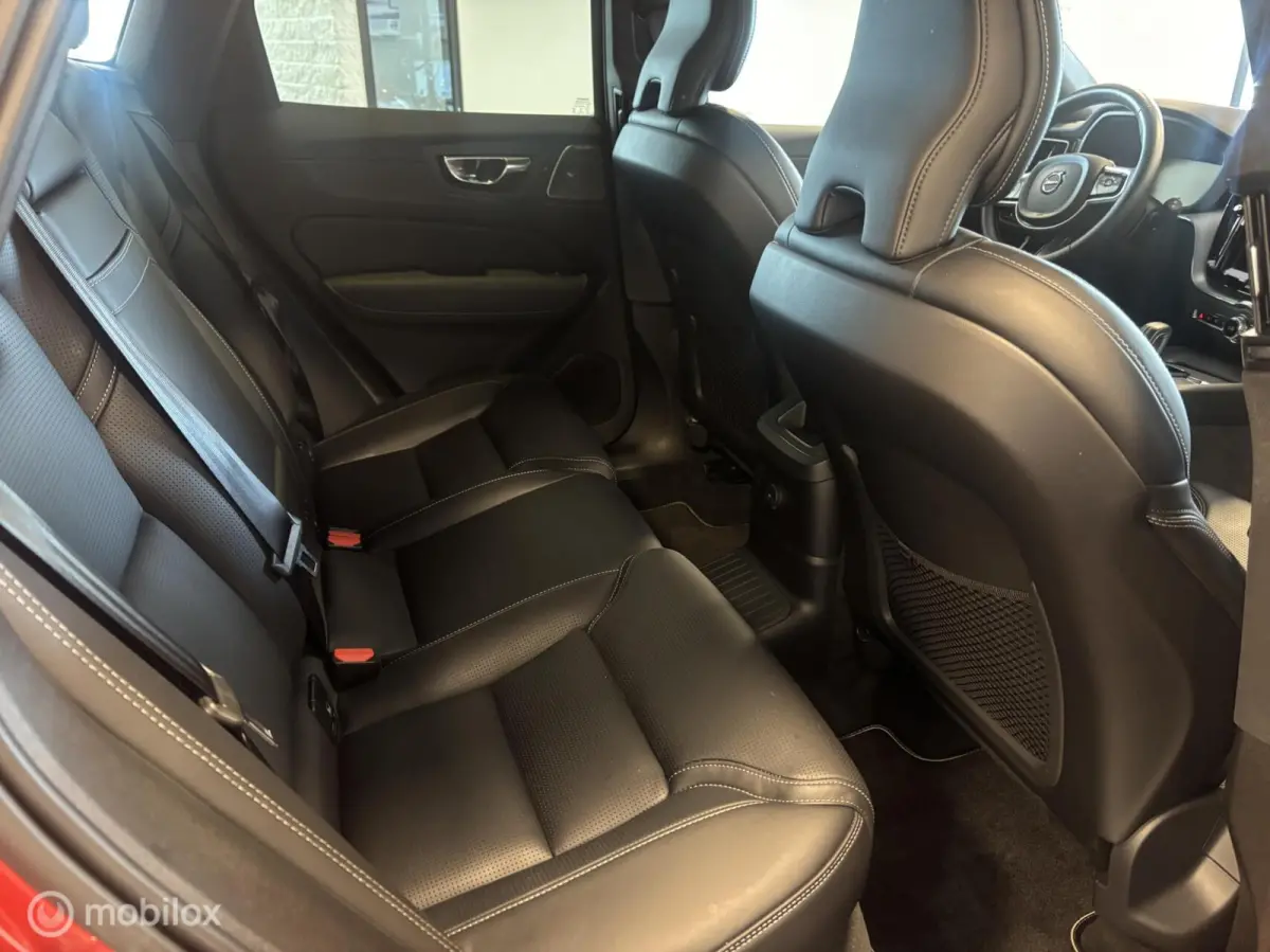 2.0 T8 Plug-in hybrid AWD R-Design , B&W , Pano