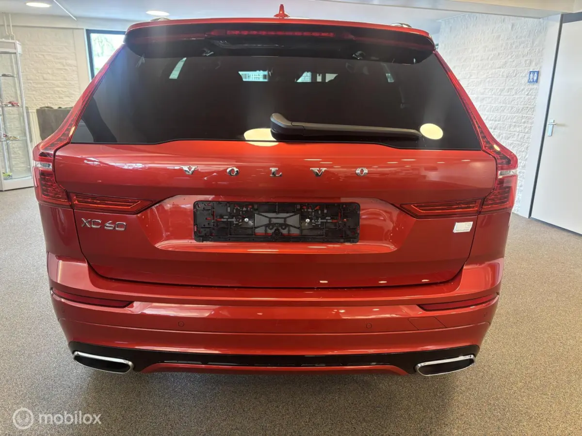 2.0 T8 Plug-in hybrid AWD R-Design , B&W , Pano