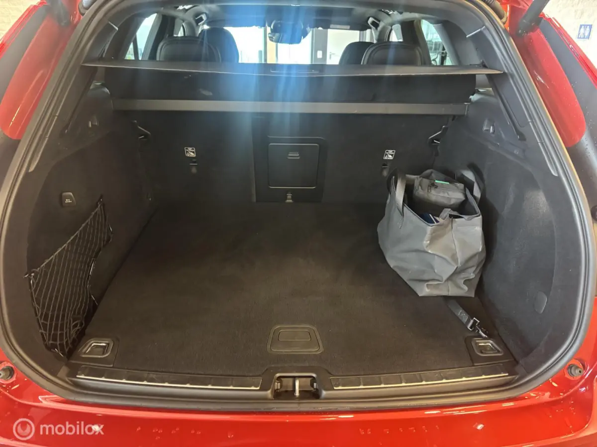 2.0 T8 Plug-in hybrid AWD R-Design , B&W , Pano