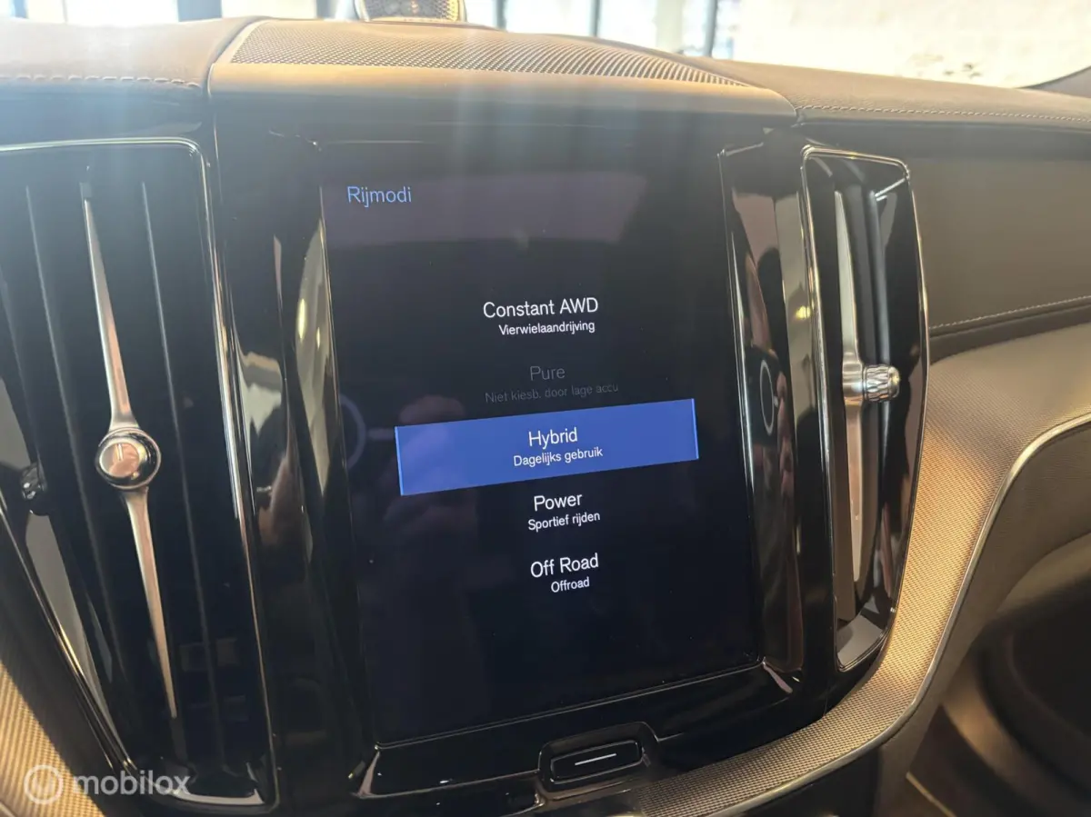 2.0 T8 Plug-in hybrid AWD R-Design , B&W , Pano