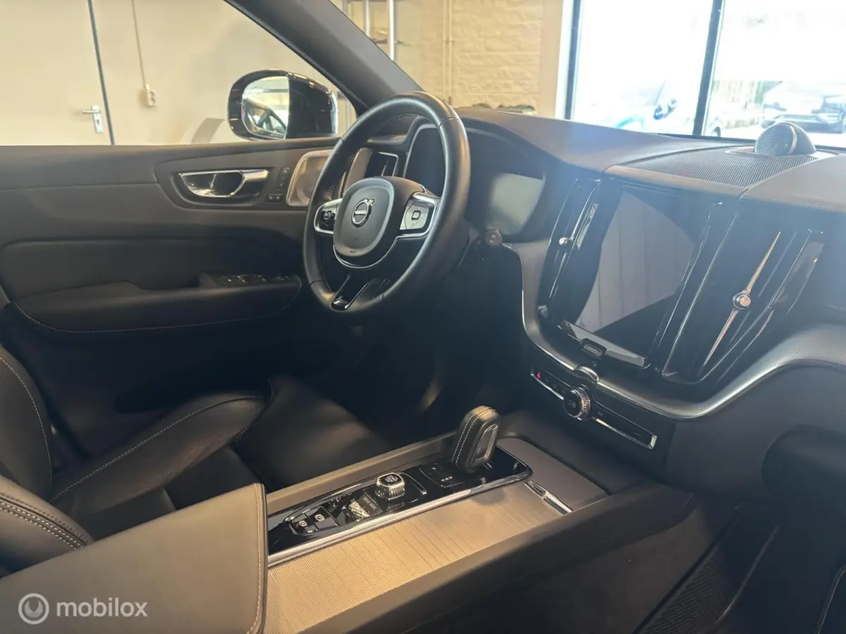 2.0 T8 Plug-in hybrid AWD R-Design , B&W , Pano