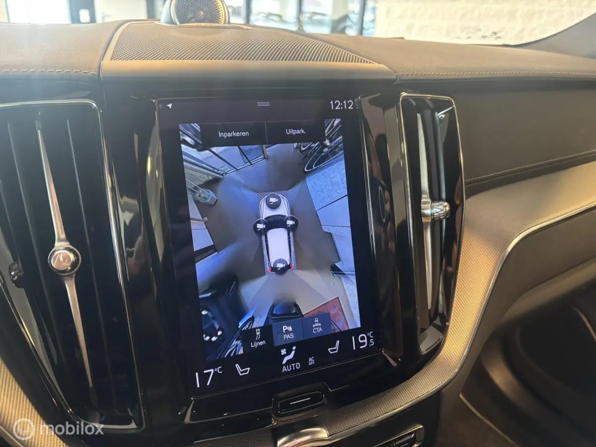 2.0 T8 Plug-in hybrid AWD R-Design , B&W , Pano