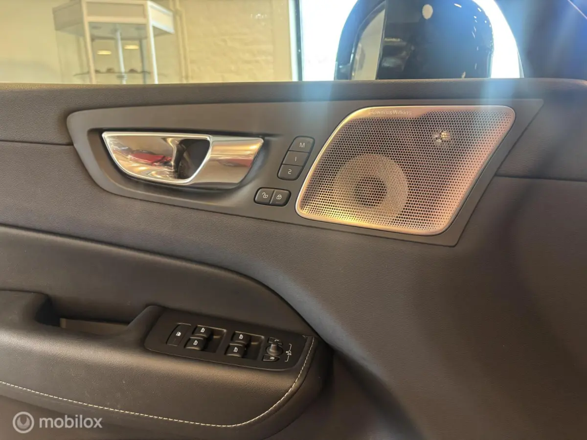 2.0 T8 Plug-in hybrid AWD R-Design , B&W , Pano