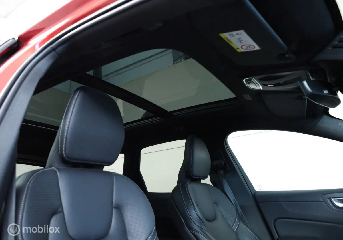 2.0 T8 Plug-in hybrid AWD R-Design , B&W , Pano