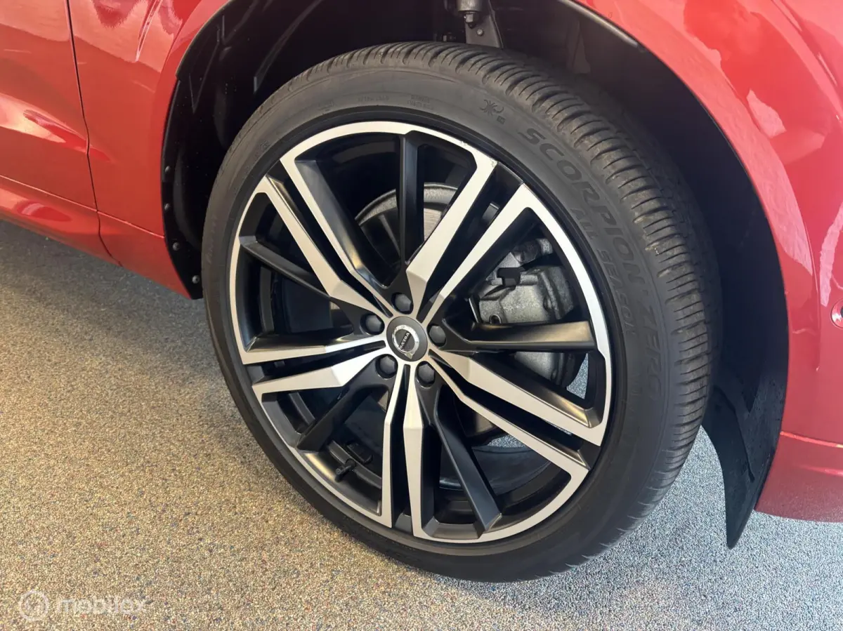 2.0 T8 Plug-in hybrid AWD R-Design , B&W , Pano